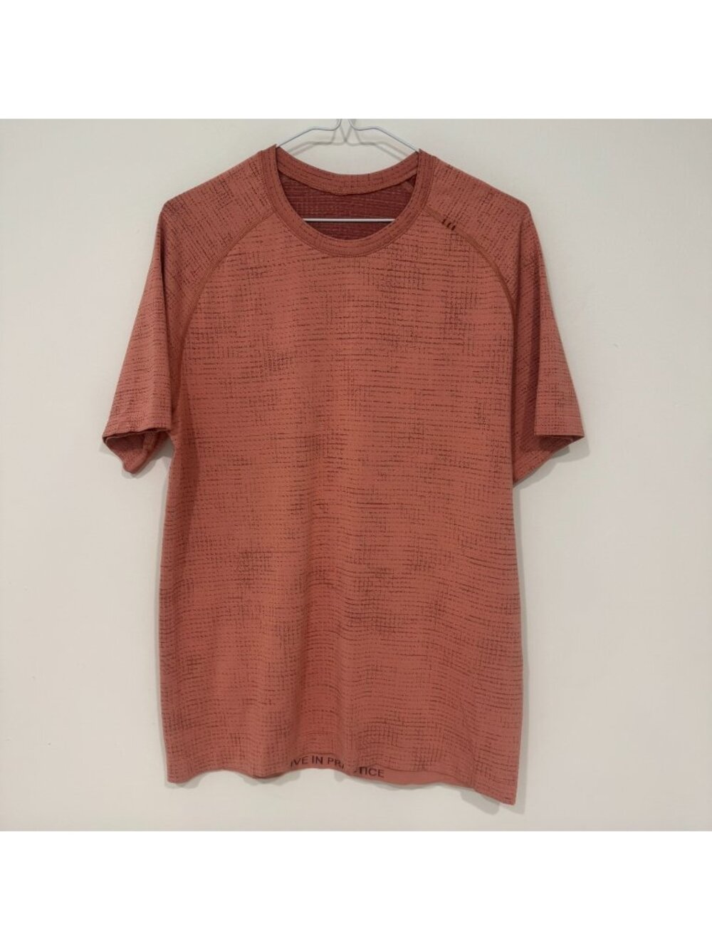 Lululemon Metal Vent Tech Short Sleeve Shirt 2.0 Disrupted Grid Mulled Wine M
